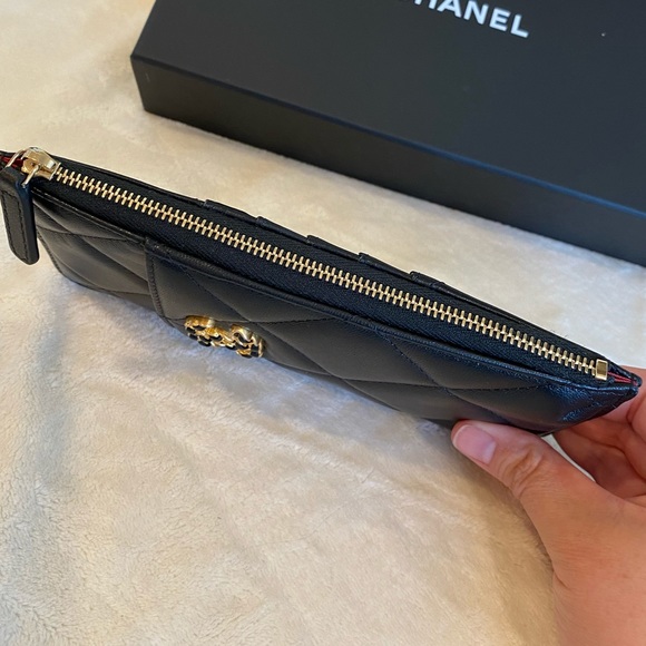 💓Sold💓Chanel 19 phone & card holder wallet - Picture 10 of 12